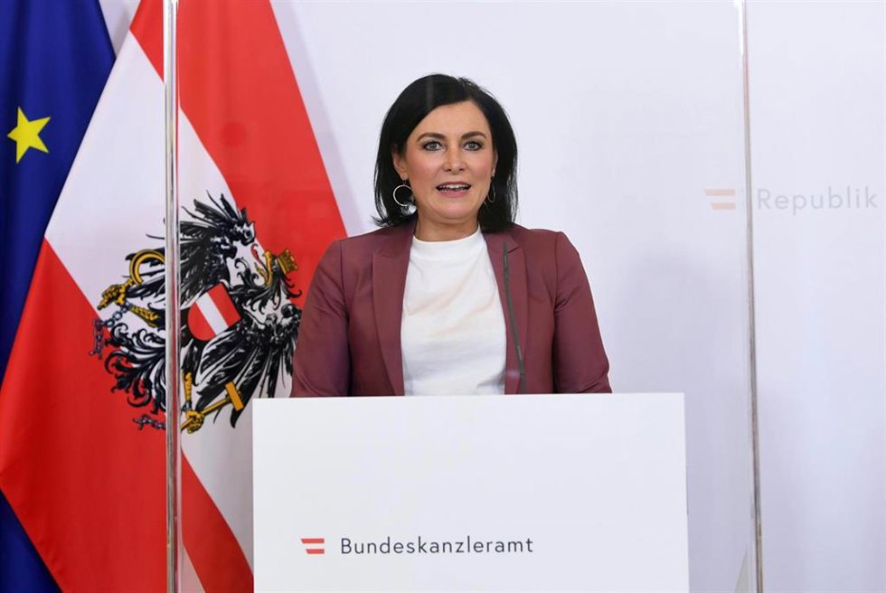 Archivo - La ya ex ministra de Agricultura y Turismo de Austria Elisabeth Kostinger.