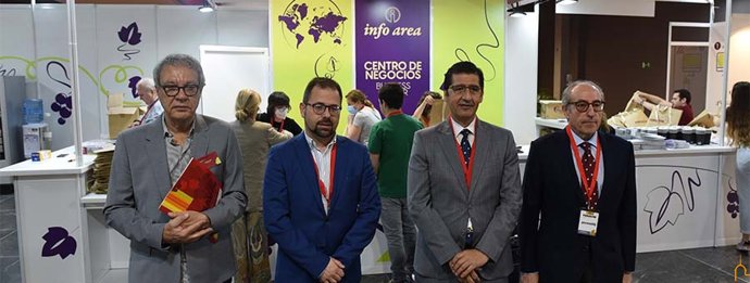 El presidente de la Diputacion de Ciudad Real, José Manuel Caballero, en la presentación del Centro de Negocios de Fenavin