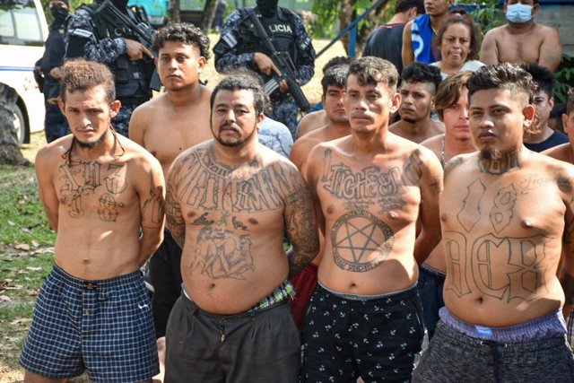 Pandilleros detenidos en El Salvador.