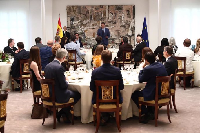 El presidente del Gobierno, Pedro Sánchez, ha ofrecido este lunes un almuerzo a representantes de empresas del sector audiovisual de Estados Unidos, en el marco del encuentro 'Shooting in Spain Focus on USA', en el Complejo de la Moncloa.