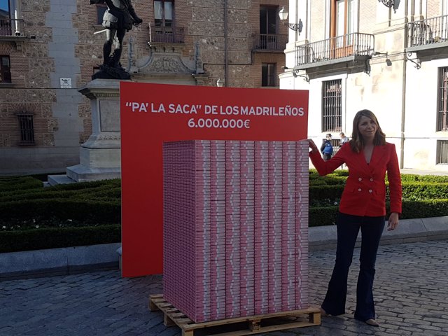 La portavoz socialista en el Ayuntamiento de Madrid, Mar Espinar, presenta la campaña de escucha ciudadana que reclama que los 6 millones vayan "pa la saca de los madrileños"