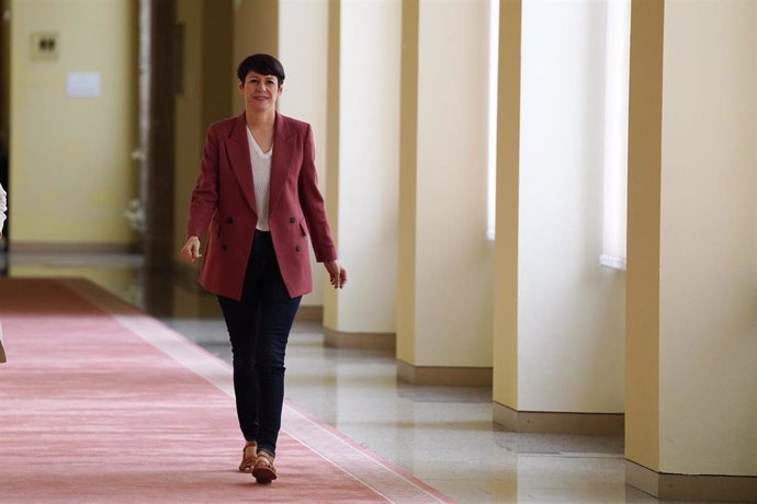 A portavoz do BNG, Ana Pontón, á súa chegada a unha reunión co titular do Parlamento galego para propor ao novo presidente da Xunta de Galicia, no Parlamento de Galicia