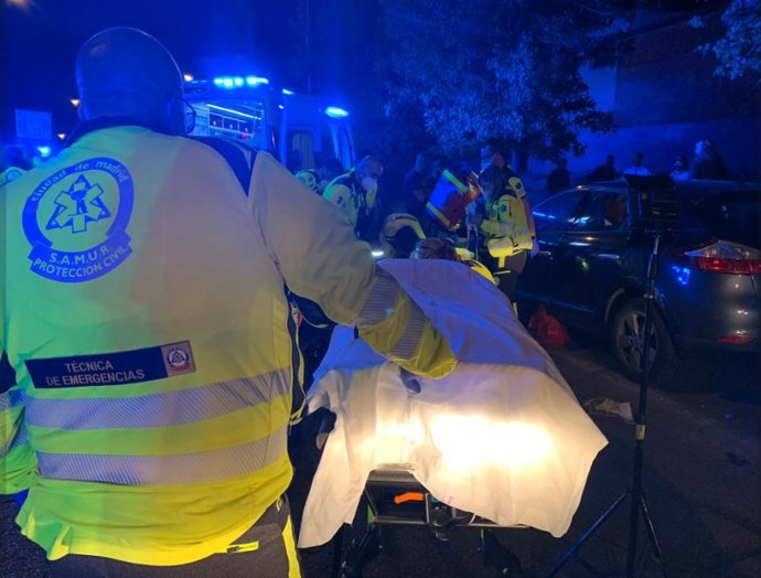 El joven golpeado por un autobús cuando iba en monopatín sigue muy grave en el hospital