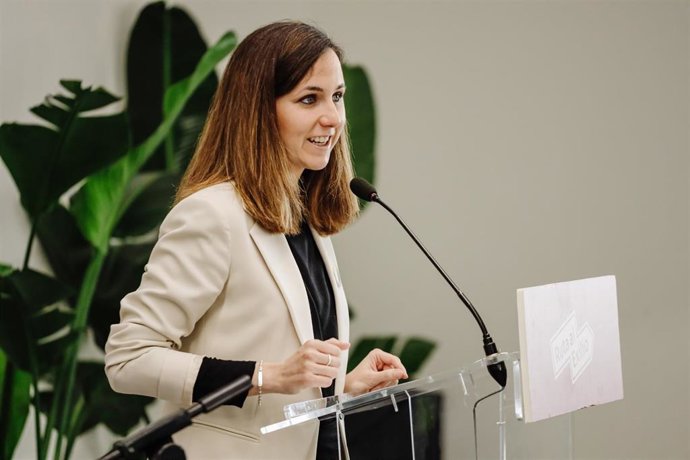 La ministra de Derechos Sociales y Agenda 2030, Ione Belarra, interviene en la presentación de la segunda edición de 'Ruta al exilio', en el Círculo de Bellas Artes, a 29 de abril de 2022, en Madrid (España). 