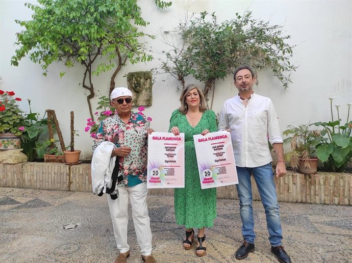 La delegada de Cultura de la Diputación de Córdoba, Salud Navajas, en la presentación de la gala flamenca como homenaje al 20 aniversario del Certamen de Jóvenes Flamencos.