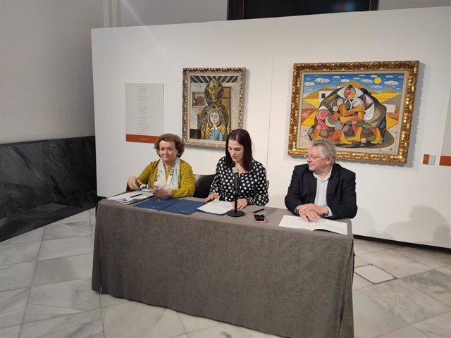 Presetación en Elche de la exposición 'Verso sobre lienzo'.