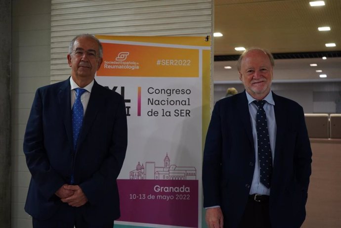 Dr. Rafael Cáliz (presidente del Comité Organizador Local del XLVIII Congreso Nacional) y Dr. José M Álvaro-Gracia (presidente de la SER).