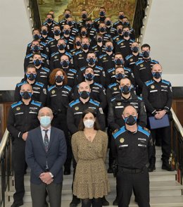 Archivo - Toma de posesión de nuevos policías locales en una foto de archivo