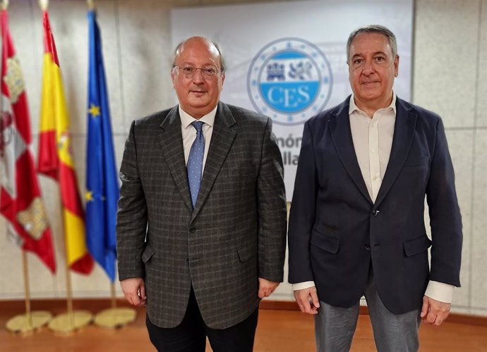 El presidente del Consejo Económico y social de Castilla y León (CESCYL), Enrique Cabero, y el presidente del Comité Econmic i Social de la Comunitat Valenciana (CES CV), Arturo León.