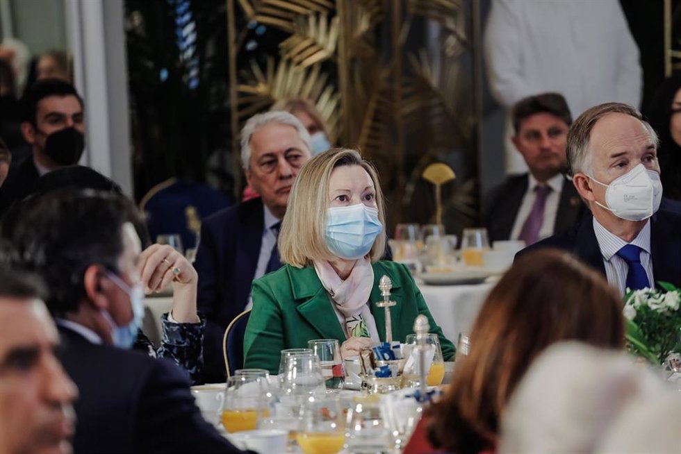 Archivo - La subsecretaria de Defensa, María Amparo Valcarce García, en un desayuno Informativo Fórum Europa