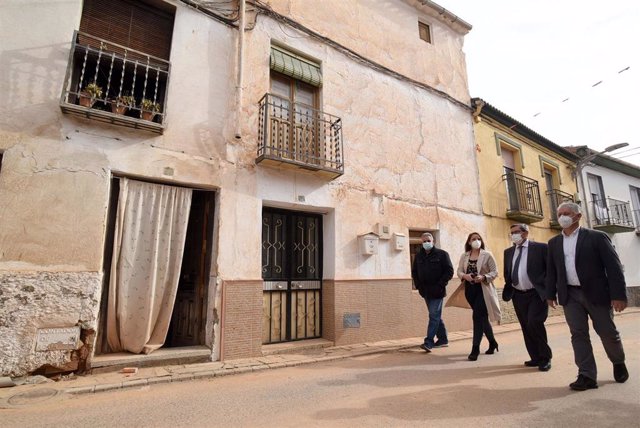 Visita de la Diputación de Granada para conocer los efectos de la calima, en imagen de archivo