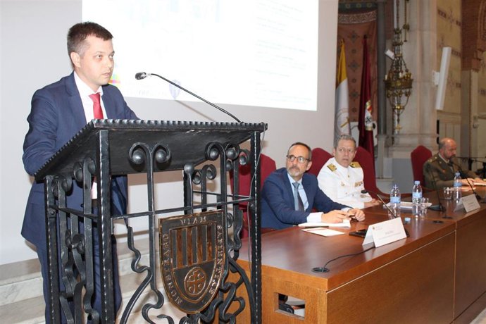 El diplomático ucraniano Oleksander Dzuma en la UAO CEU