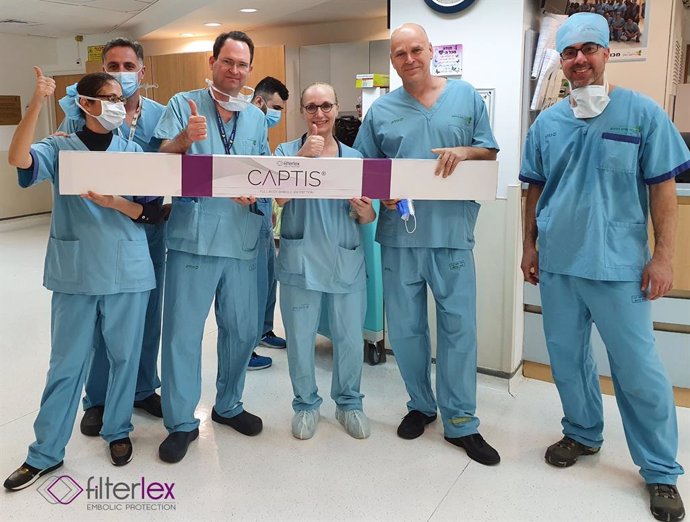 FIH clinical study principal investigators, Prof. Haim Danenberg and Prof. Ran Kornowski, and team celebrate successful completion of the first CAPTIS patient procedure at the Rabin Medical Center