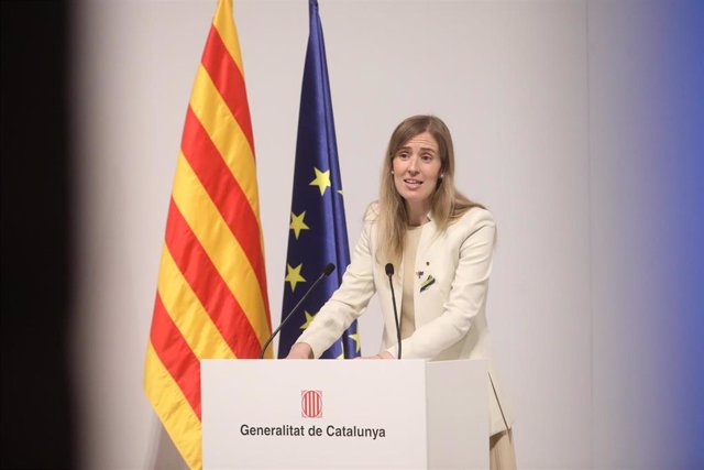 La consellera de Acción Exterior y Gobierno Abierto de la Generalitat, Victòria Alsina, interviene en un acto para conmemorar el Día de Europa, a 9 de mayo de 2022, en Barcelona, Cataluña (España). Esta semana dan comienzo en toda España las actividades p