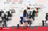 Calviño rechaza posar en el 'photocall' de un foro al ser la única mujer