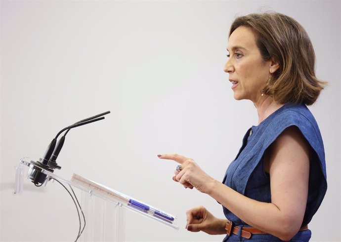 La secretaria General del Partido Popular y portavoz del partido, Cuca Gamarra, interviene en una rueda de prensa tras una Junta de Portavoces en el Congreso de los Diputados, a 10 de mayo de 2022, en Madrid (España). 