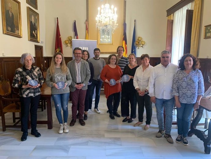 El IDI y el Ayuntamiento de Santanyí entregan los distintivos a los siete establecimientos del municipio adheridos a 'Emblemáticos de Baleares'
