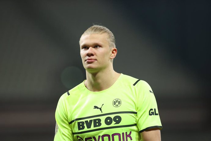 Archivo - FILED - 18 January 2022, Hamburg: Borussia Dortmund's Erling Haaland is pictured after the German DFB Cup soccer match between FC St. Pauli and Borussia Dortmund at Millerntor Stadium. The future ofHaaland could be decided on Friday with a ho