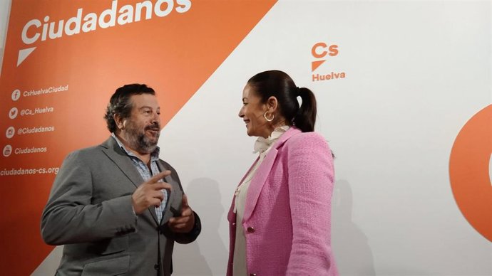 La coordinadora de Cs en Huelva, María Ángeles Muriel, y el delegado territorial de Regeneración, Justicial y Administración Local, Alfredo Martín.
