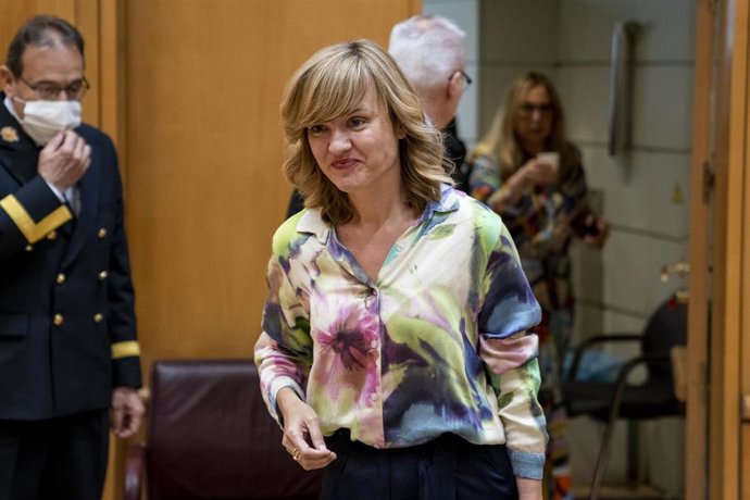 La ministra de Educación y Formación Profesional, Pilar Alegría, a su llegada a una sesión de control al Gobierno, en el Senado, a 10 de mayo de 2022, en Madrid (España). El Gobierno ha acordado la destitución de la directora del Centro Nacional de Inte