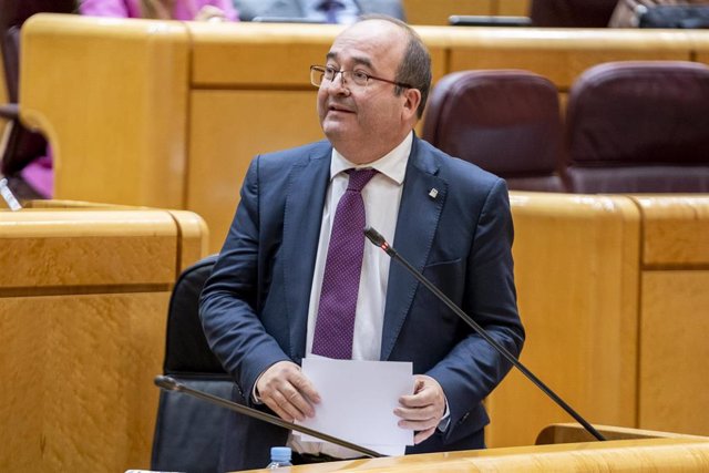 El ministro de Cultura y Deporte, Miquel Iceta, interviene en una sesión de control al Gobierno, en el Senado