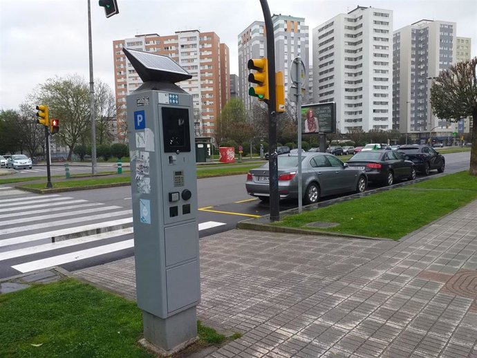 Parquímetro de la ORA, en la calle Carlos Marx, en Gijón