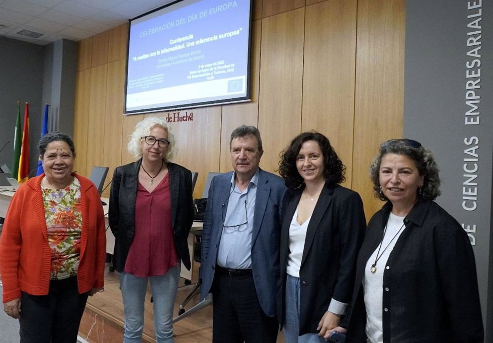 La UHU celebra el Día de Europa con una conferencia sobre el empleo informal y la economía sumergida