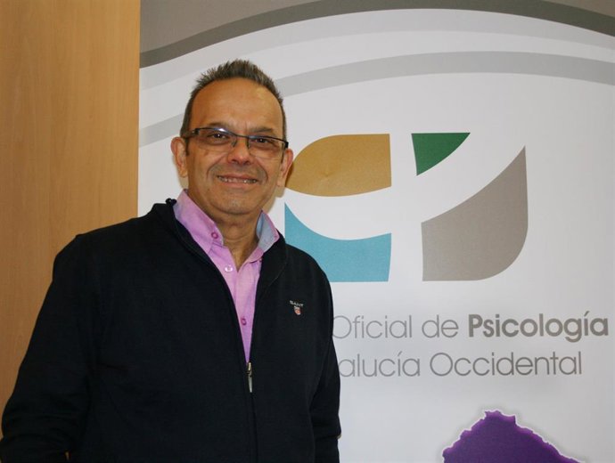 Archivo - El presidente de la Delegación de Córdoba del Colegio Oficial de Psicología de Andalucía Occidental, Antonio Agraz.
