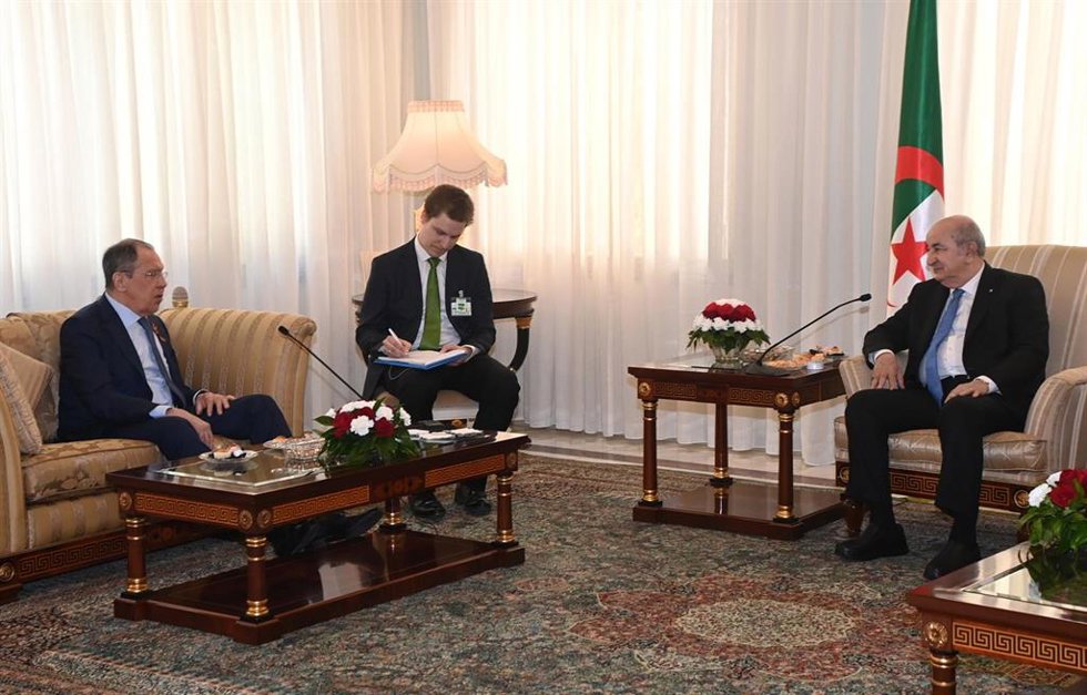 El presidente de Argelia, Abdelmayid Tebune, y el ministro de Exteriores de Rusia, Sergei Lavrov