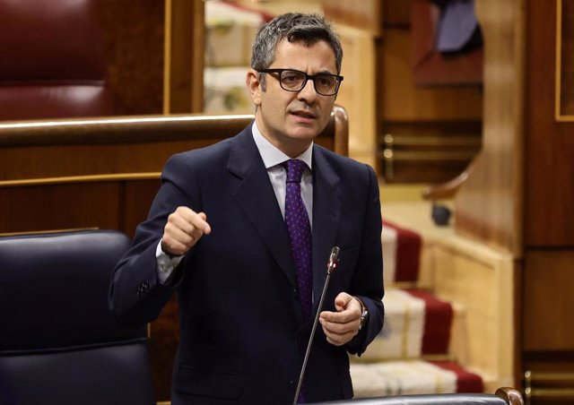 El ministro de Presidencia, Relaciones con las Cortes y Memoria Democrática, Félix Bolaños, interviene en una sesión de control, en el Congreso de los Diputados, a 11 de mayo de 2022, en Madrid (España).