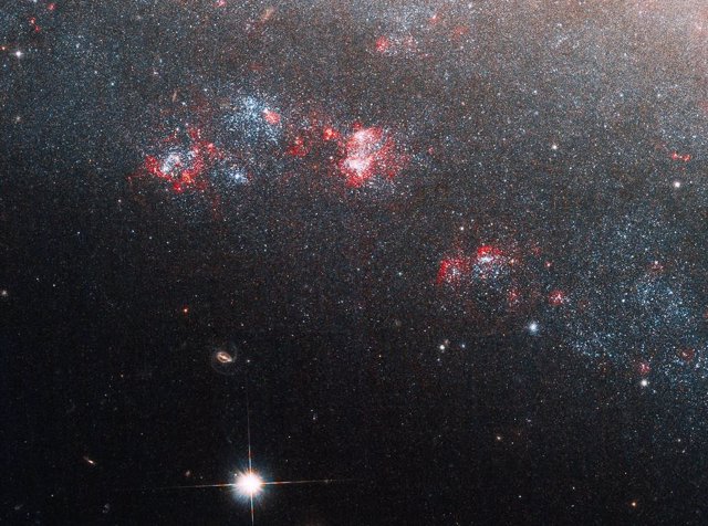 Sección de la galaxia espiral enana NGC 247