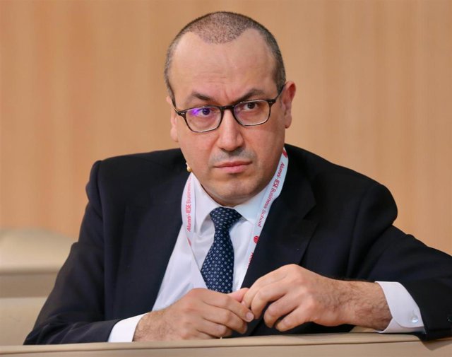 El CEO de BBVA, Onur Genç, en la segunda jornada del encuentro de Banca del IESE (Instituto de Estudios Superiores de la Empresa) y EY, en IESE Madrid, a 11 de mayo de 2022, en Madrid (España).