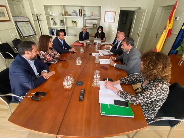 Reunión de responsables socialistas extremeños con el Ministerio de Transporte para tratar sobre la autovía Cáceres-Badajoz