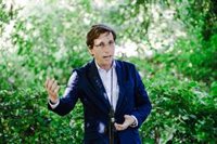 Almeida no cree que el conflicto entre Más Madrid y el Mixto le beneficie pero ve "sospechoso" el "silencio" de Maestre