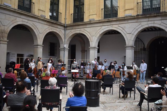Imagen de archivo de la edición 2021 de la actuación del Ensamble de violas y chelos del Conservatorio Profesional de Música de Segovia.