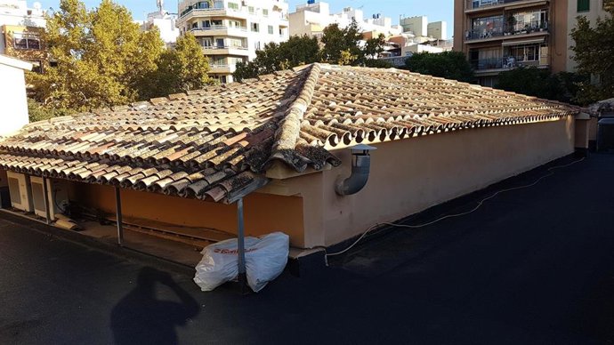 Cubierta del mercado de Pere Garau que será renovada.