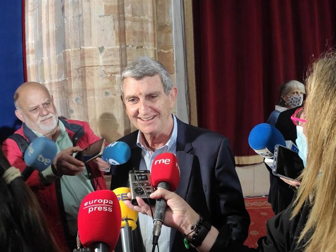 El periodista José Manuel Pérez Tornero valora el premio Princesa de Asturias de Comunicación y Humanidades, otorgado al periodista polaco Adam Michnik.