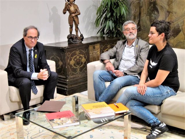 Archivo - El presidente de la Generalitat, Quim Torra, con Carles Riera y Natàlia Sànchez (CUP). Foto de archivo