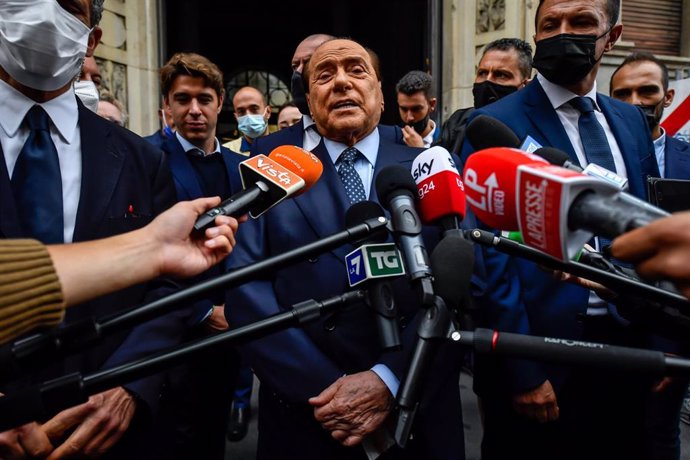 Archivo - 03 October 2021, Italy, Milan: Forza Italia party leader Silvio Berlusconi speaks to the press after casting his vote at a polling station inside the Fratelli Ruffini School during the 2021 Italian local elections. Photo: Claudio Furlan/LaPres