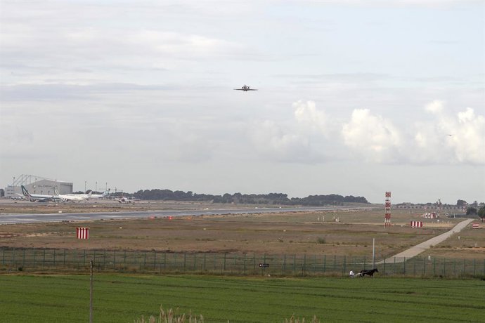 Archivo - Vista del aeropuerto de Palma