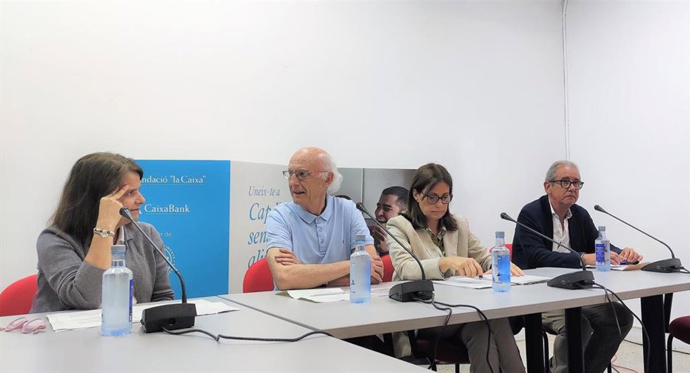 Elisabet Faus (Red Solidaria de Acción Social de CaixaBank) Lluís Fatjó-Vilas (Banc dels Aliments de Barcelona) Montserrat Buisán (Programas Sociales de la Fundación La Caixa) Josep Manel Alejandre (Grcia Participa)