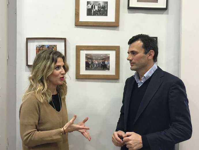 Archivo - El presidente del PP de Cádiz, Bruno García, y la cabeza de lista del PP por Cádiz en las elecciones autonómicas, Ana Mestre, en una foto de archivo.