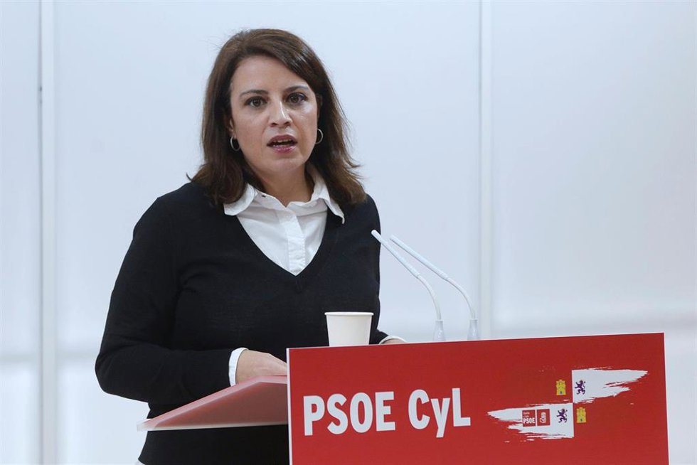 Archivo - La vicesecretaria general del PSOE, Adriana Lastra, comparece en una rueda de prensa para analizar la actualidad política de Castilla y León, en la sede socialista, a 9 de marzo de 2022, en Valladolid, Castilla y León (España). El encuentro en
