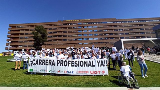Protestas de los profesionales sanitarios por la recuperación de la carrera profesional