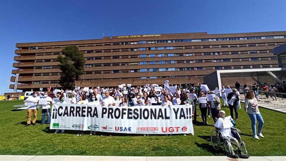 Protestas de los profesionales sanitarios por la recuperación de la carrera profesional