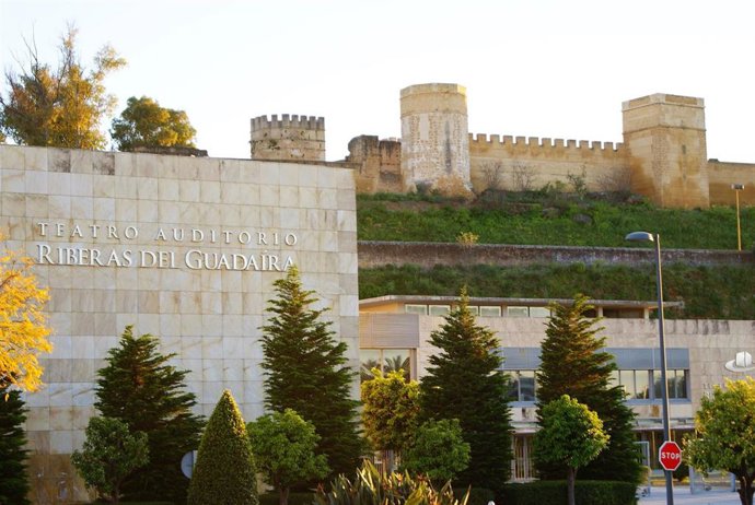 El Teatro Riberas del Guadaíra presenta este sábado a las 20,30 horas el nuevo espectáculo de 'El Selu'.