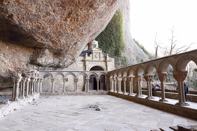 El Gobierno de Aragón saca a licitación la restauración de las arquerías del claustro de San Juan de la Peña.