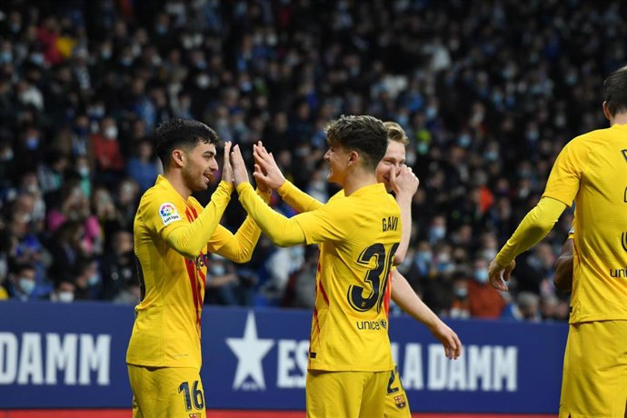 Archivo - Pedri y Gavi celebran un gol con el FC Barcelona