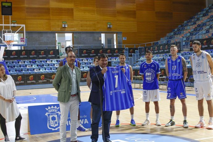 Nota De Prensa Con Foto Presentación Equipación Ciudad De Huelva