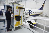 Ryanair prevé cerrar su hangar de reparación de aviones en Sevilla por el conflicto laboral